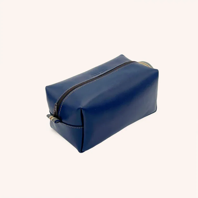 h320-trousse-toilette-homme-bleu-cuir.webp