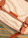 ESCAPADE_FOCUS_LOULOU_TOILE_BEIGE_0948.webp