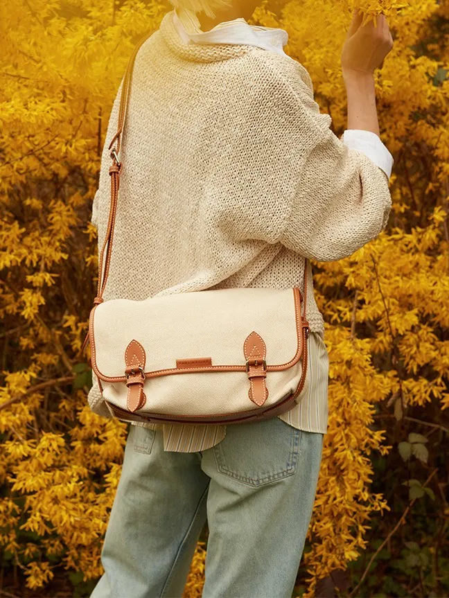 ESCAPADE_LOULOU_TOILE_BEIGE_1214.webp