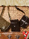 sac_bandouliere_en_cuir_famille_paulmarius_lessentiel_nature_morte_1_1027.webp