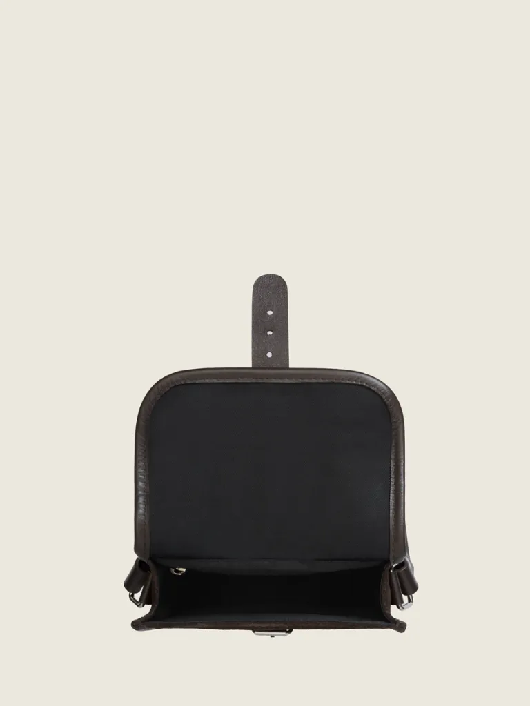 sac_bandouliere_en_cuir_de_vachette_suede_marron_paulmarius_lessentiel_interieu_770f.webp
