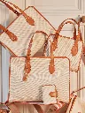ESCAPADE_FAMILLE_LECABAS_VALENTINE_TOILE_BEIGE_2abb (1).webp
