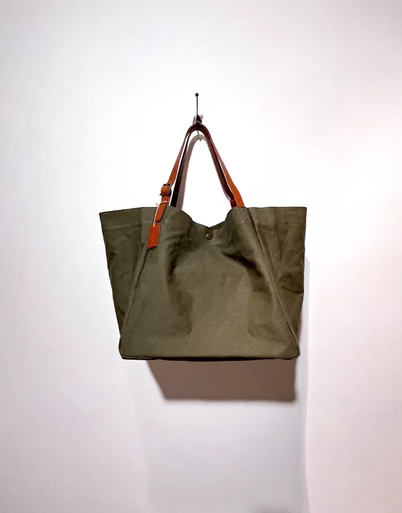 [7351 K] Sac Nevada Kaki