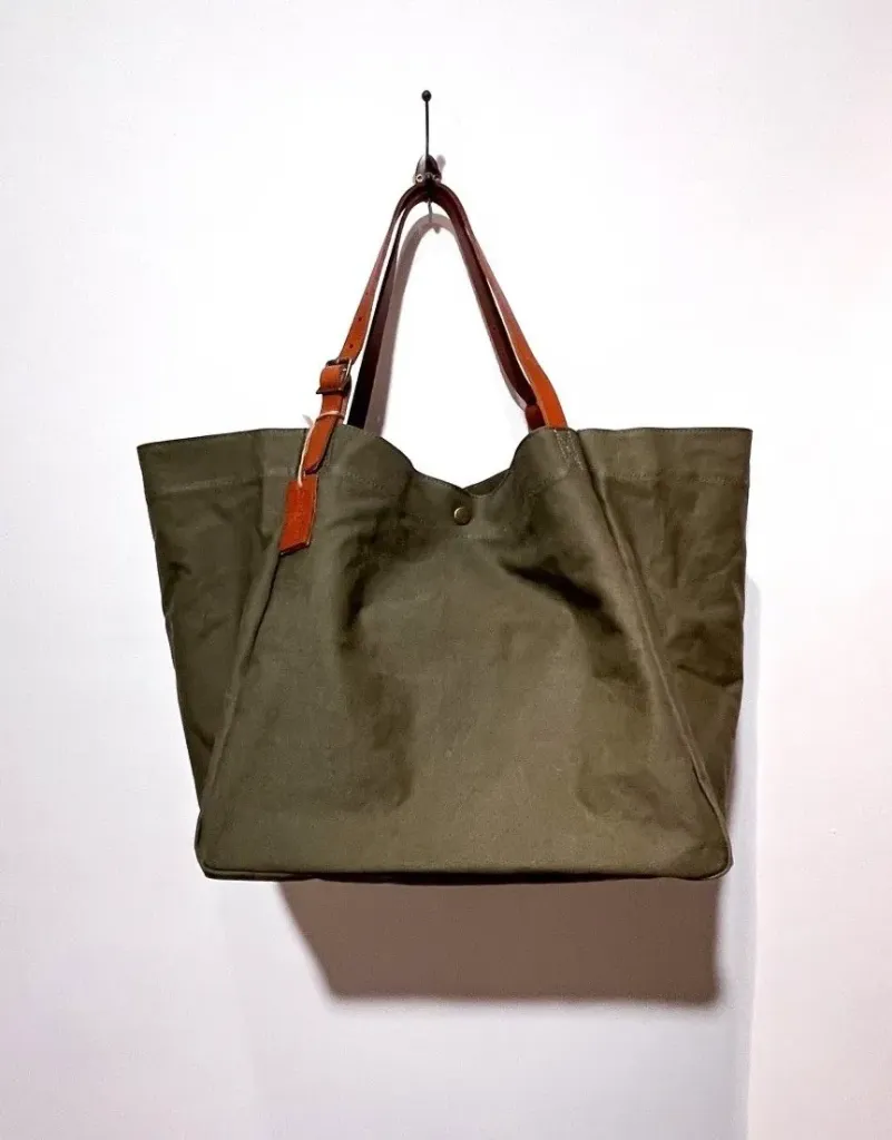 [7351 K] Sac Nevada Kaki